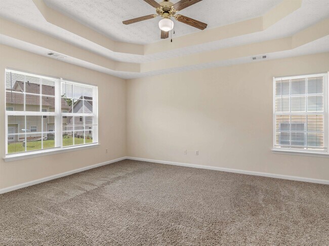 Building Photo - 310 Sarasota Ln