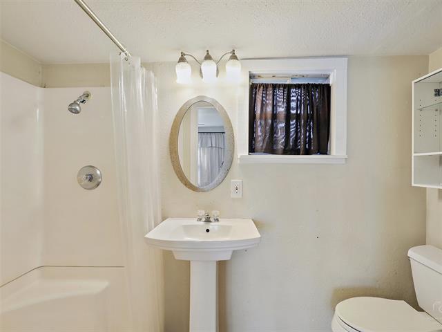 Building Photo - 105 E Hunt St