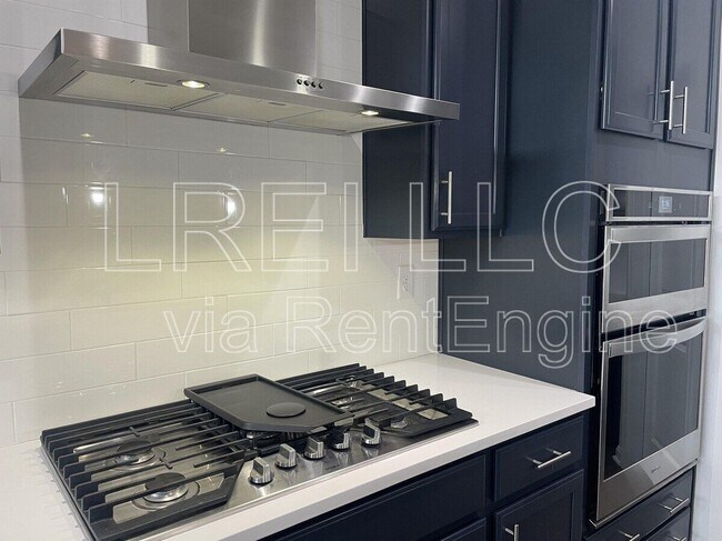 Building Photo - 9211 Tamarack Grove Ln