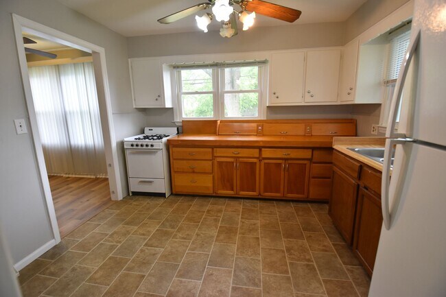 Building Photo - Fortville 3 bedroom Home