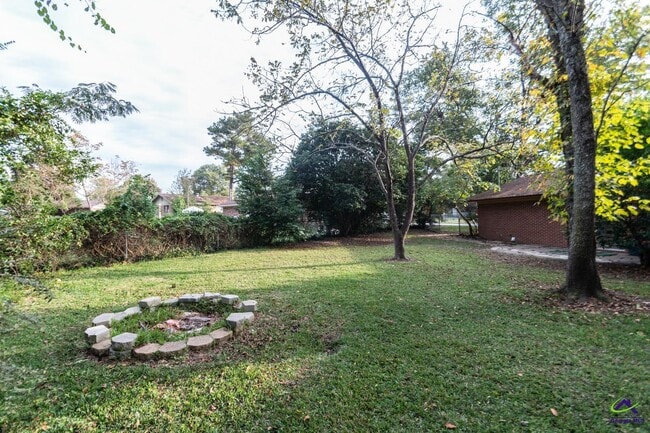 Building Photo - 105 Ora Cir