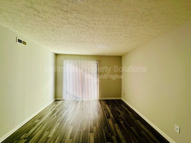 Building Photo - 215 Sunn Aire Ct