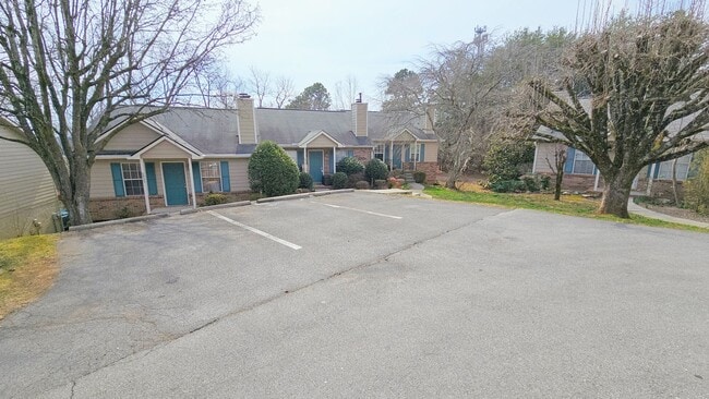 Building Photo - West Knoxville 37923 - 2 bedroom, 2 bath condo - Contact Ryan Fogarty (865) 333-4840