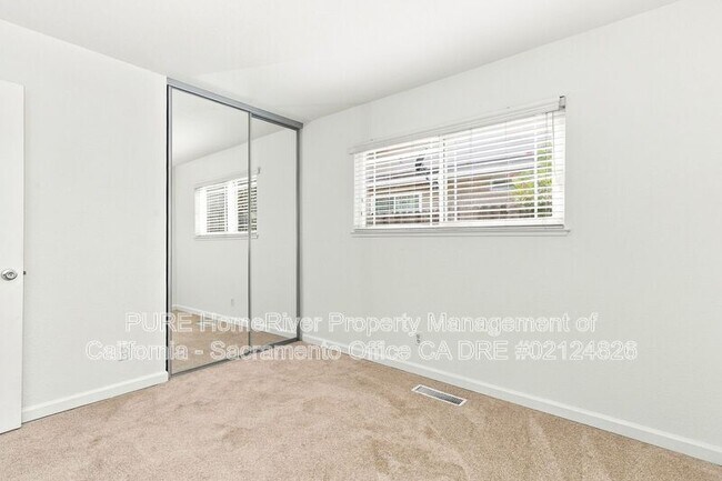 Building Photo - 4924 Olive Oak Way