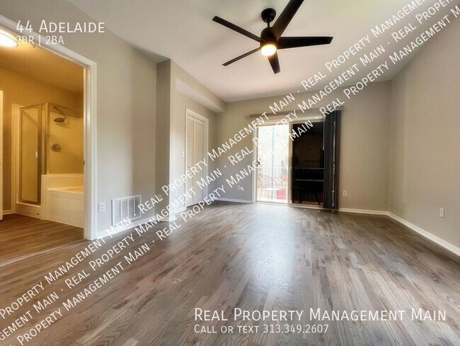 Building Photo - 44 Adelaide-