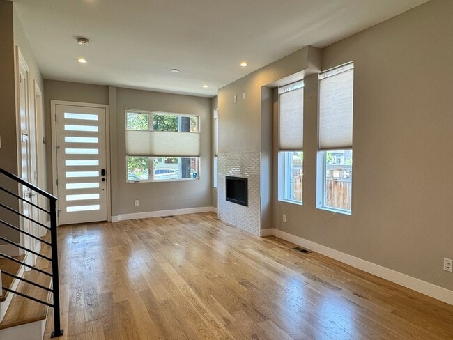Building Photo - 452 Inca St