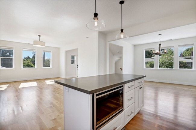 Building Photo - DESIRABLE CRESTON-KENILWORTH / CORNER LOT, LUXURY 4 BEDROOM, TWO EN-SUITES W/FULL BATHS