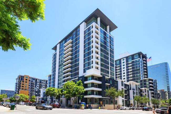 Building Photo - Light and Bright Little Italy 2-Bedroom at