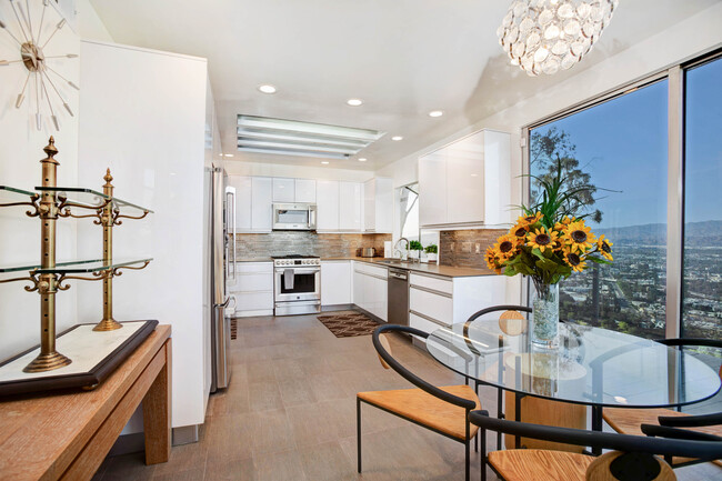 Spacious Main Kitchen - 3212 Wrightwood Dr