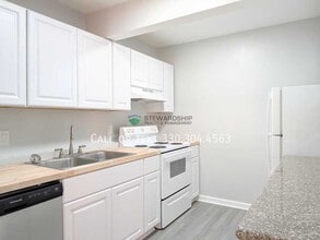 Building Photo - 691 Carroll St