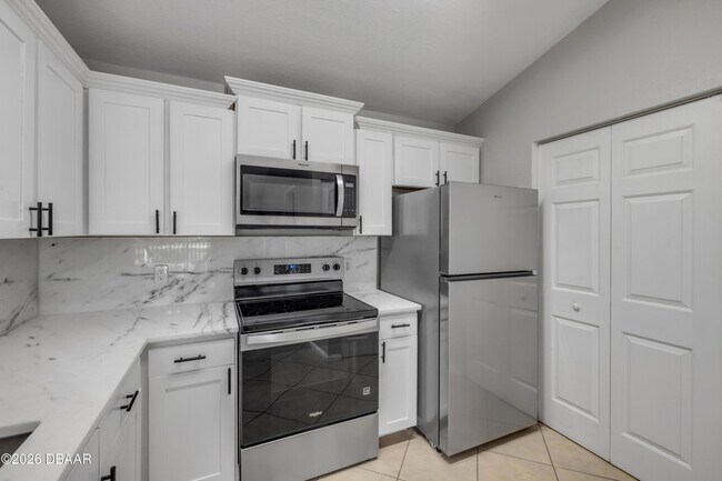 Building Photo - 940 Village Trail