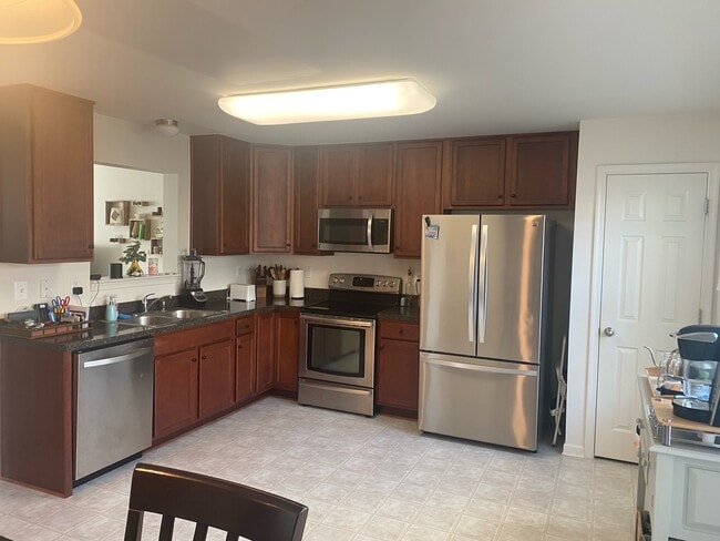 Building Photo - 218 Monticello Square