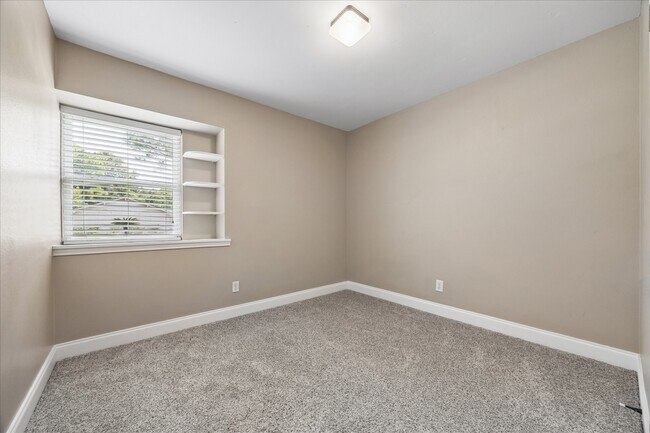 Building Photo - 12322 Nova Ct