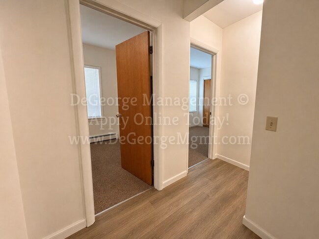 Building Photo - 409 Madison St