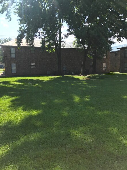 Building Photo - 14355 S Harrells Ferry Rd