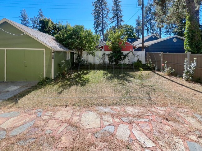 Building Photo - Beautiful South Hill Craftsman