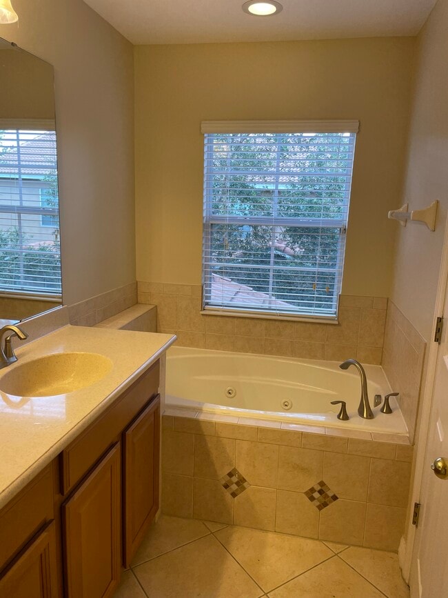 Building Photo - 5036 Fiorella Ln
