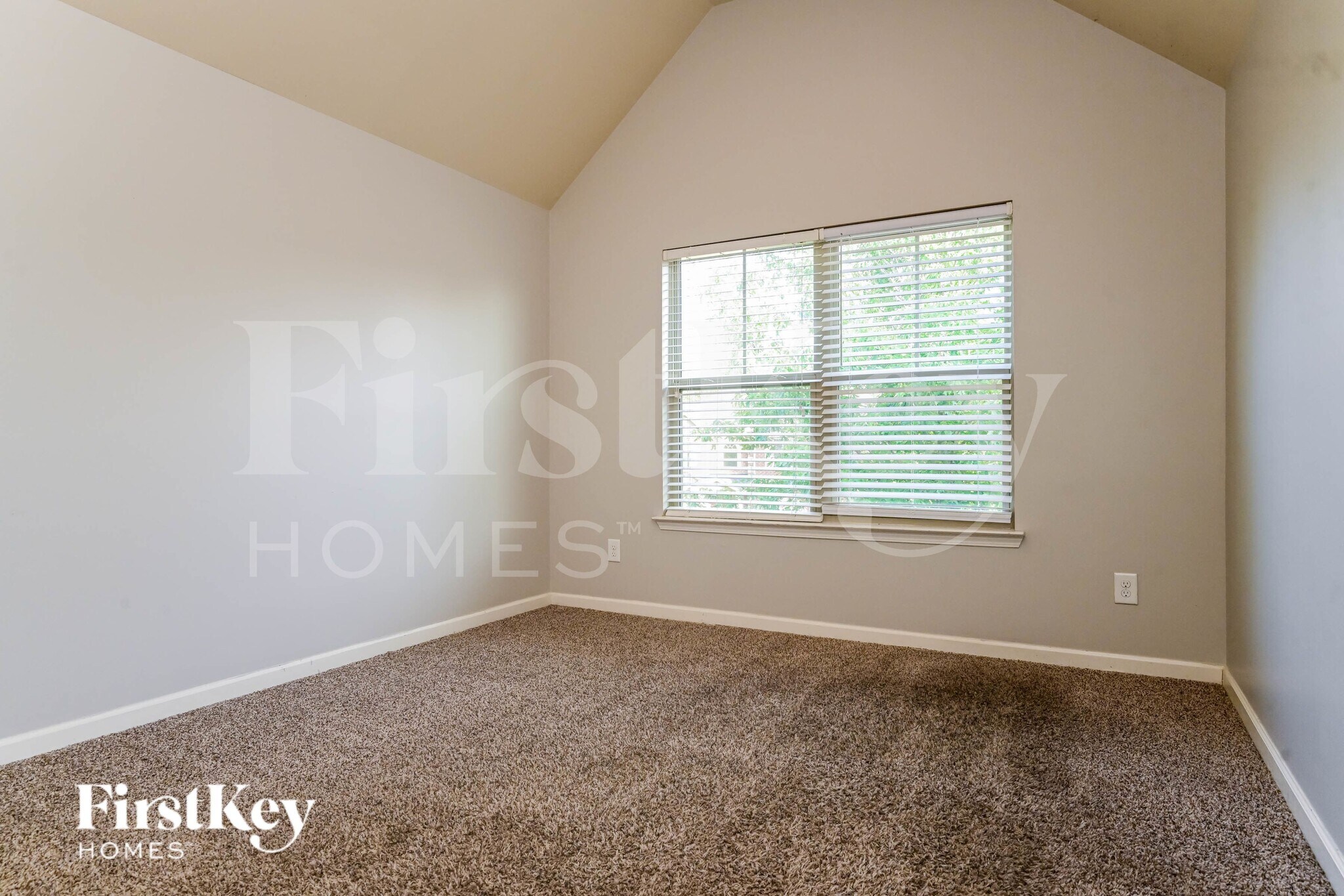 Building Photo - 624 Parkside Pl Dr