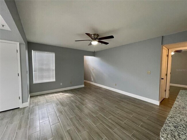 Building Photo - 1612 Columbia Arms Cir
