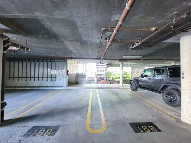 Building Photo - 5101 Tortuga Dr