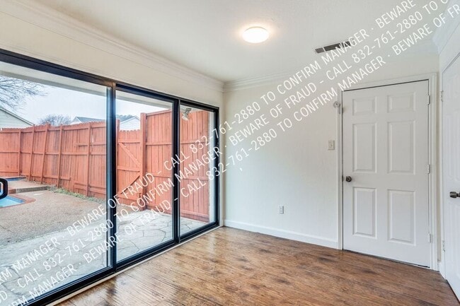 Building Photo - 3924 Coronado Dr