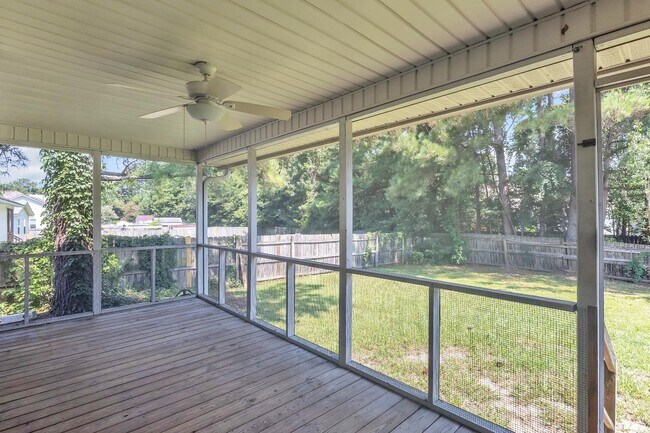 Building Photo - 129 Kingsbridge Dr
