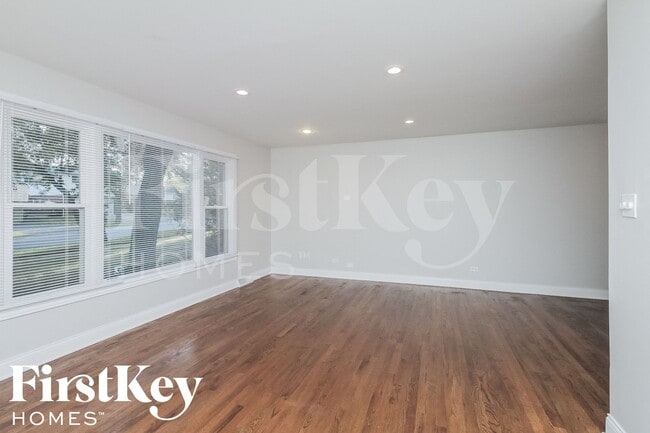 Building Photo - 1332 Jamie Ln