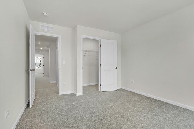 Building Photo - 5918 Hawkweed Dr