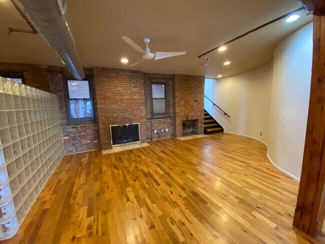 Building Photo - 404 Reading Rd