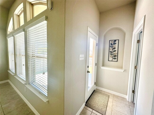 Building Photo - 1017 Hillrose Dr