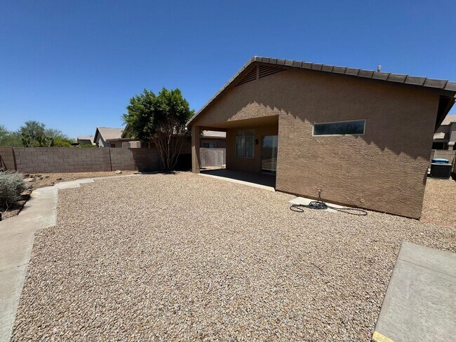 Building Photo - 4709 E Prickly Pear Trail