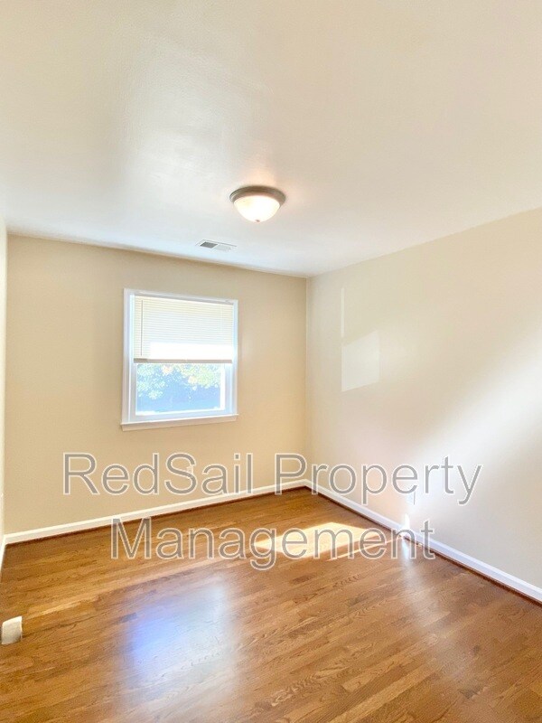 Building Photo - 146 Linbrook Dr