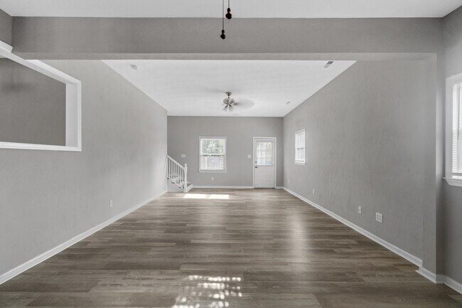 Building Photo - 328 Crisfield Rd