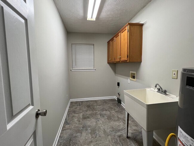 Building Photo - Home for Rent in Montgomery