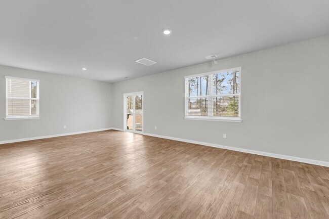 Building Photo - 550 Wayton Cir