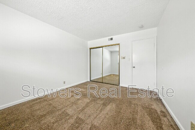 Building Photo - 7284 Brighton Dr