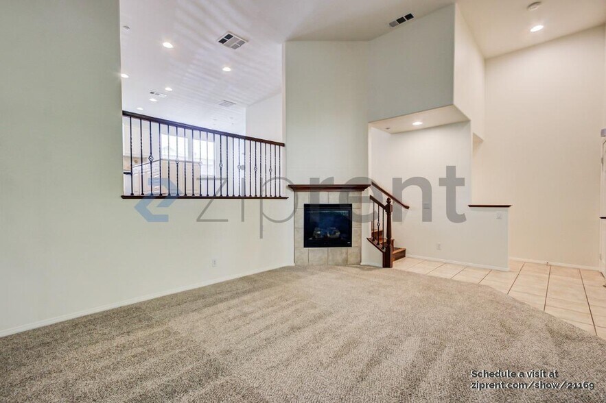 Building Photo - 39 Sheridan Ln
