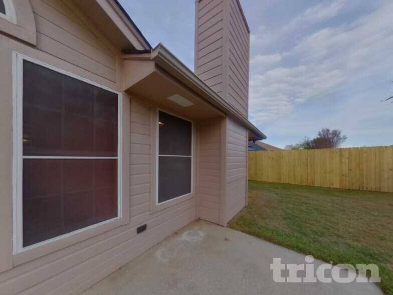 Building Photo - 3912 Cannonwood Dr