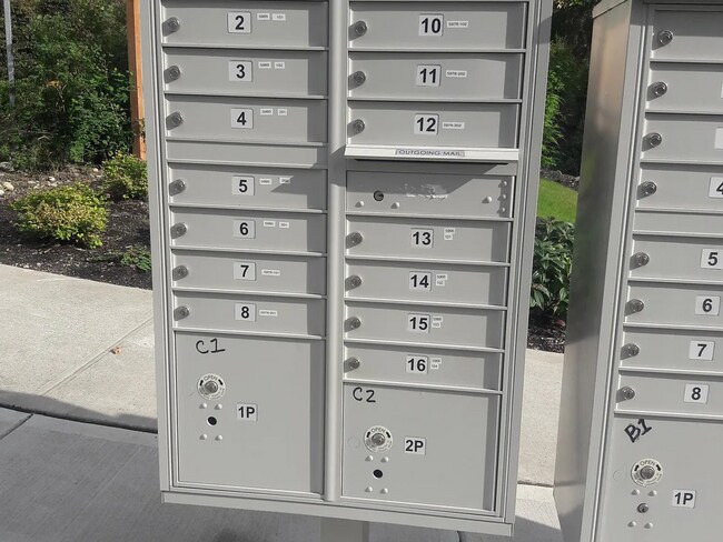 Building Photo - 2 bed/1 bath in Southeast Redmond