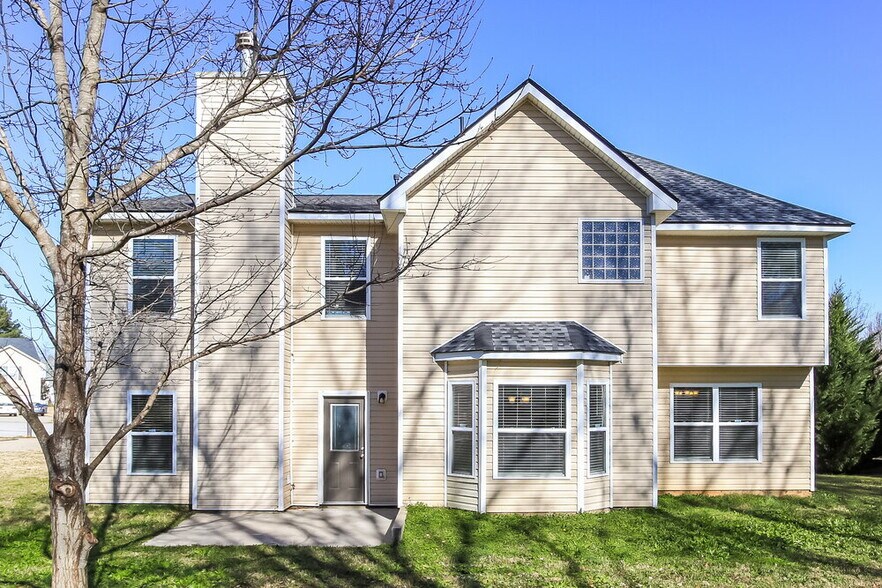 Building Photo - 335 Elma Marie Ct