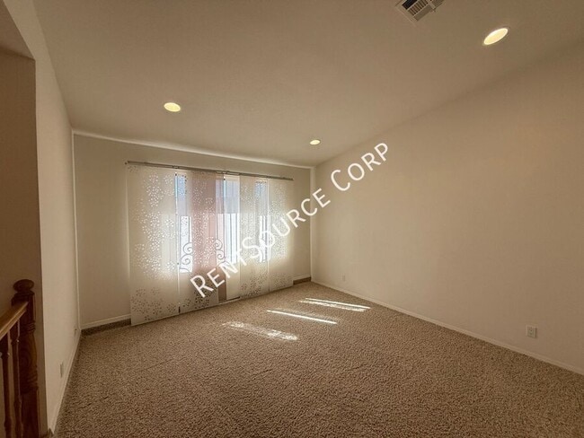 Building Photo - 3822 W Ave K 6