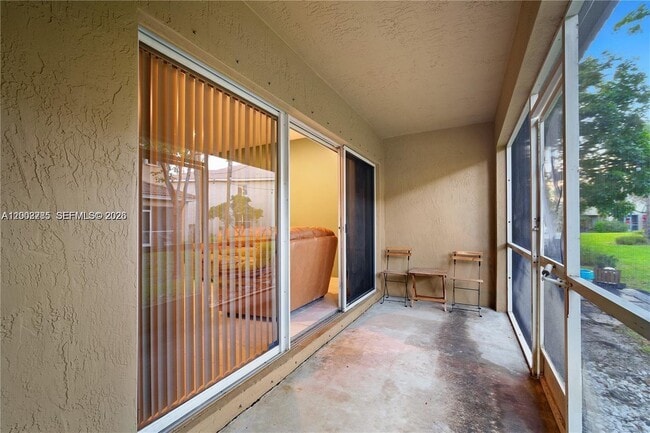 Building Photo - 12111 SW 5th Ct