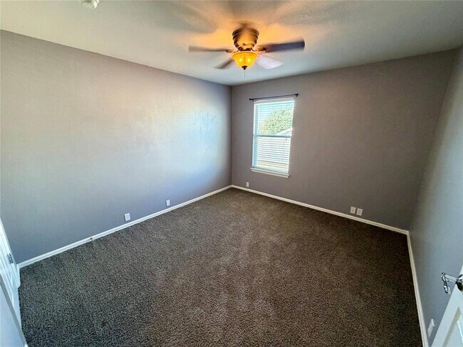 Building Photo - 500 Kingfisher Ln