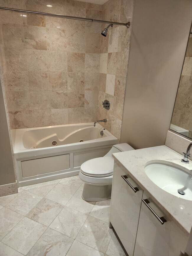 Building Photo - Turnberry