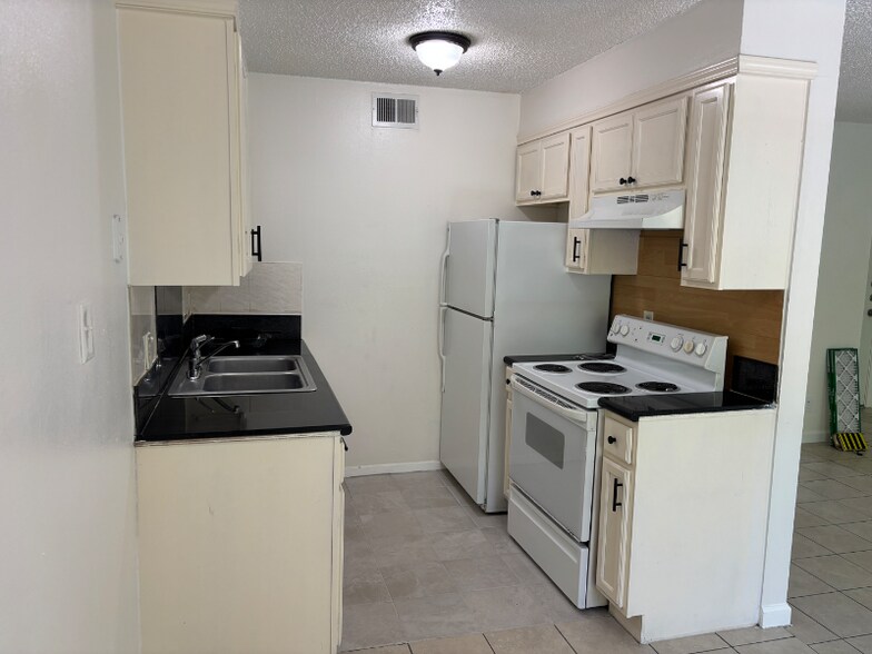 Building Photo - 2906 Sweeney Ln