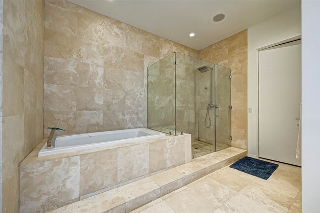 Building Photo - 5426 McCulloch Cir
