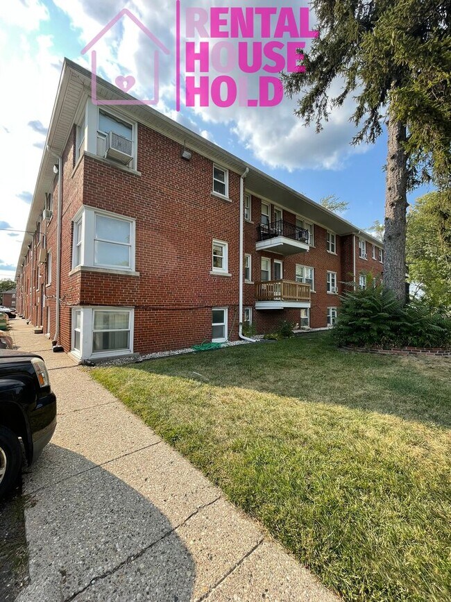 Building Photo - 2 Bedroom 1 Bath Condo