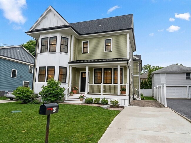 Building Photo - 42 Parsons St