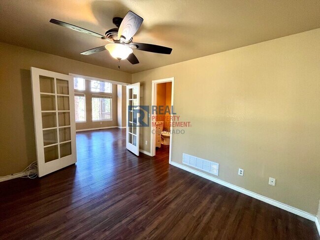 Building Photo - 120 Tall Pine Ln