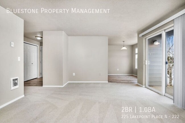 Building Photo - 225 Lakepoint Pl N
